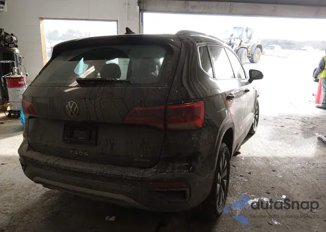 2022 Volkswagen Taos 1.5T S z USA, uszkodzony, nr VIN 3VVAX7B21NM052816